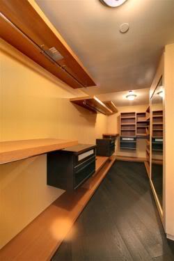 walk-in closet