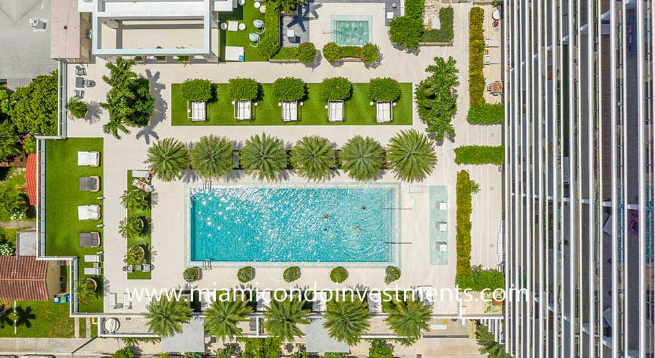 aerial photo of Bay House pool deck