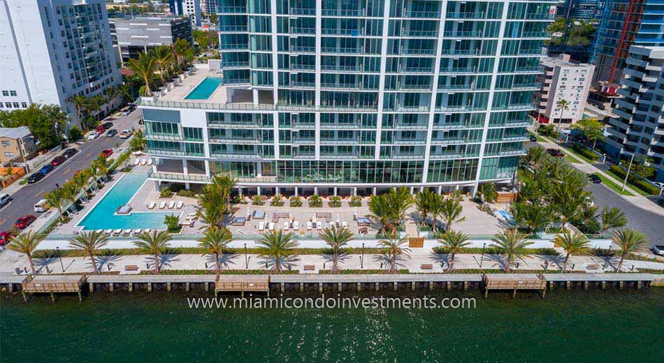 Beach Club at Biscayne Beach condos