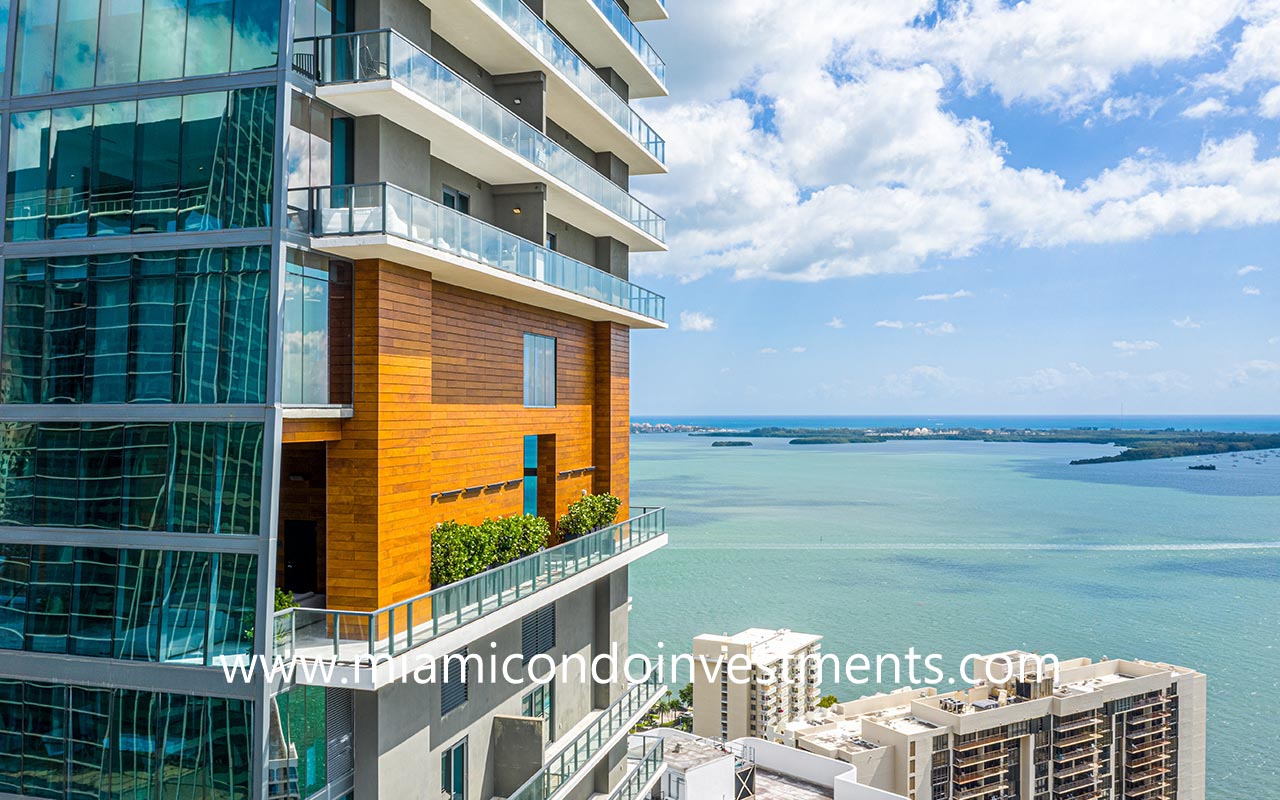 Echo Brickell amenities deck