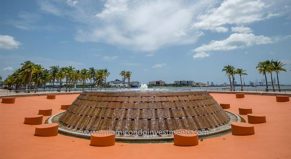 water fountain at Bayfront Park in Downtown Miami