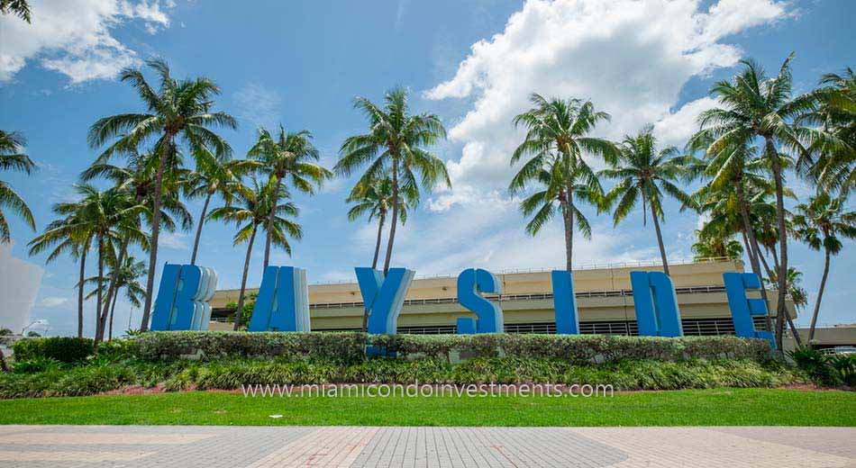 Bayside Marketplace in Downtown Miami