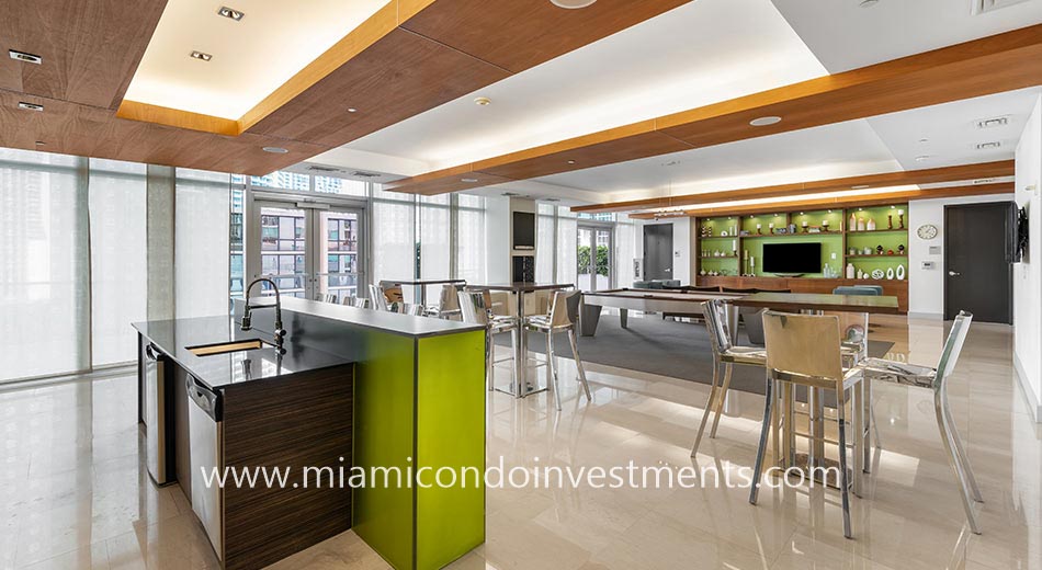 500 Brickell East clubroom