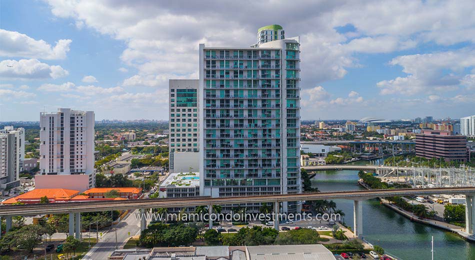 Neo Vertika condos on the Miami River