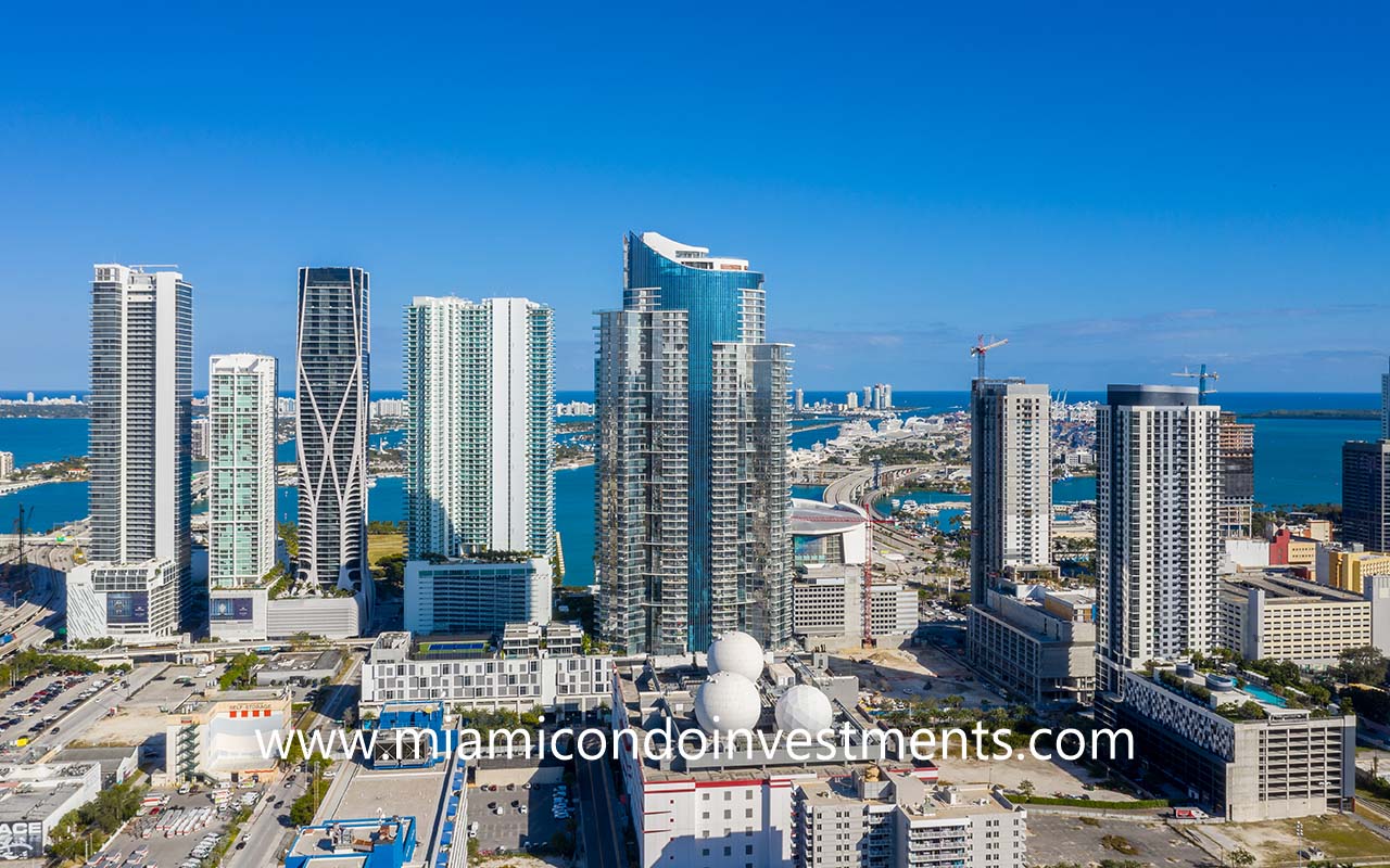 Paramount Miami Worldcenter condominium in Park West