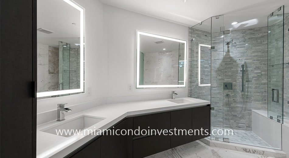 Paramount Miami master bathroom