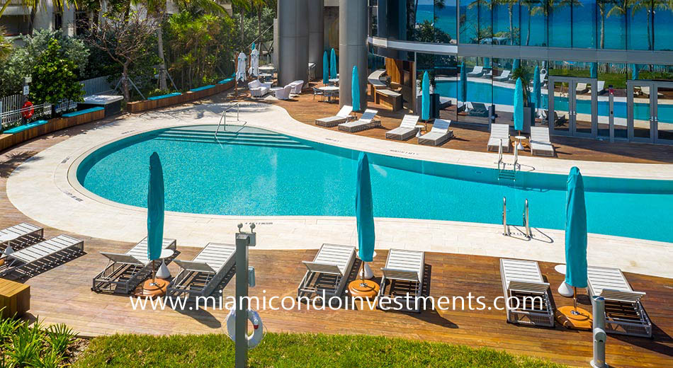 Ritz-Carlton Sunny Isles pool deck