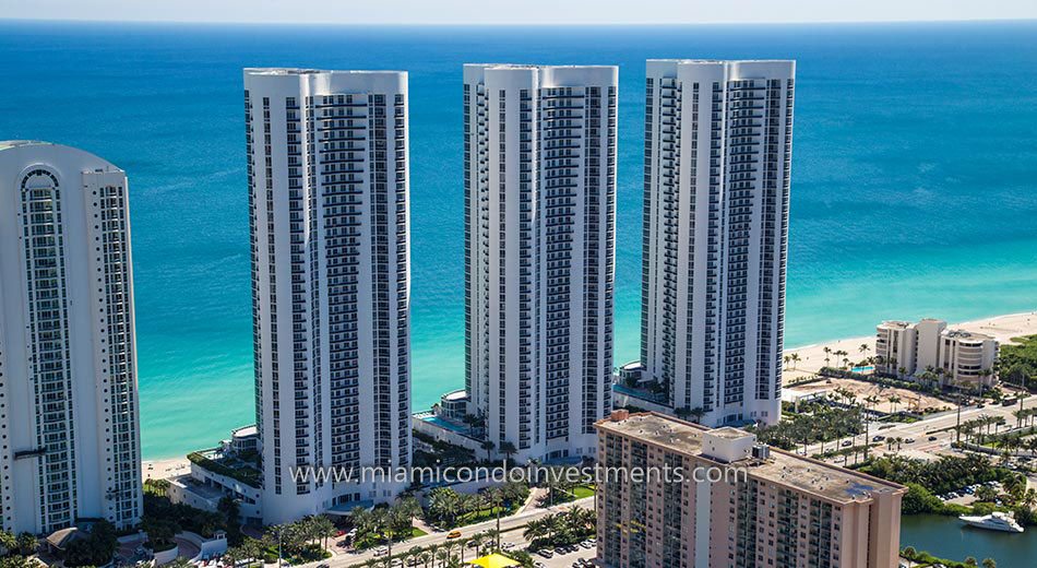 pizza places near 15901 trump tower 2 sunny isles