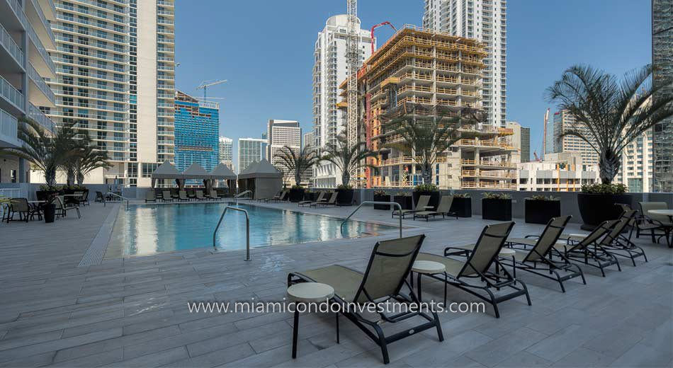 Vue at Brickell condos pool