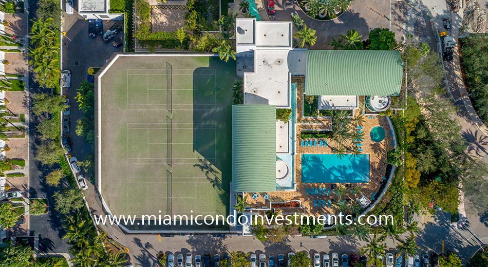 Peninsula 2 tennis and pool deck