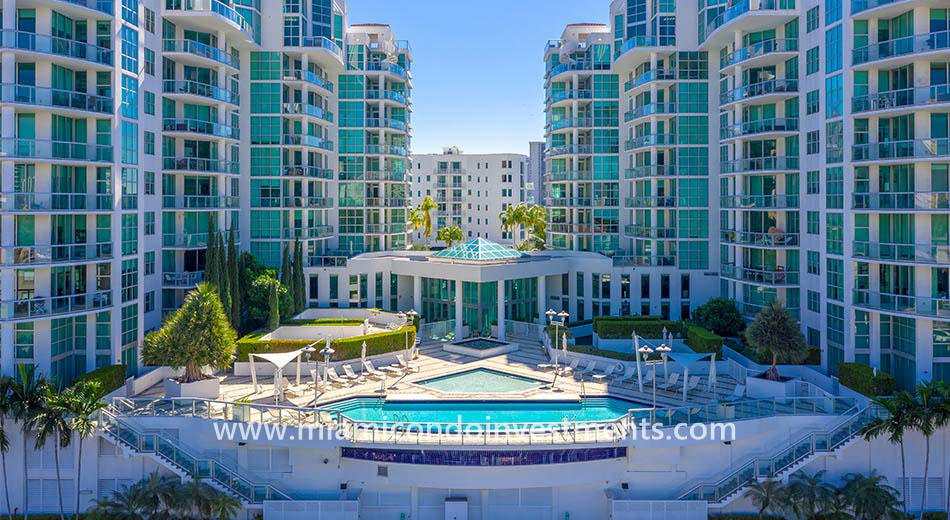 The Atrium at Aventura pool