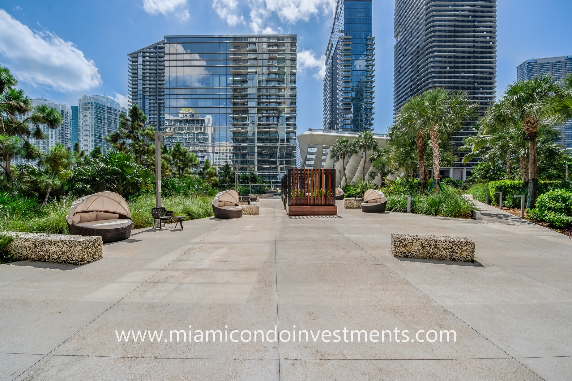 pool deck at Rise Brickell City Centre