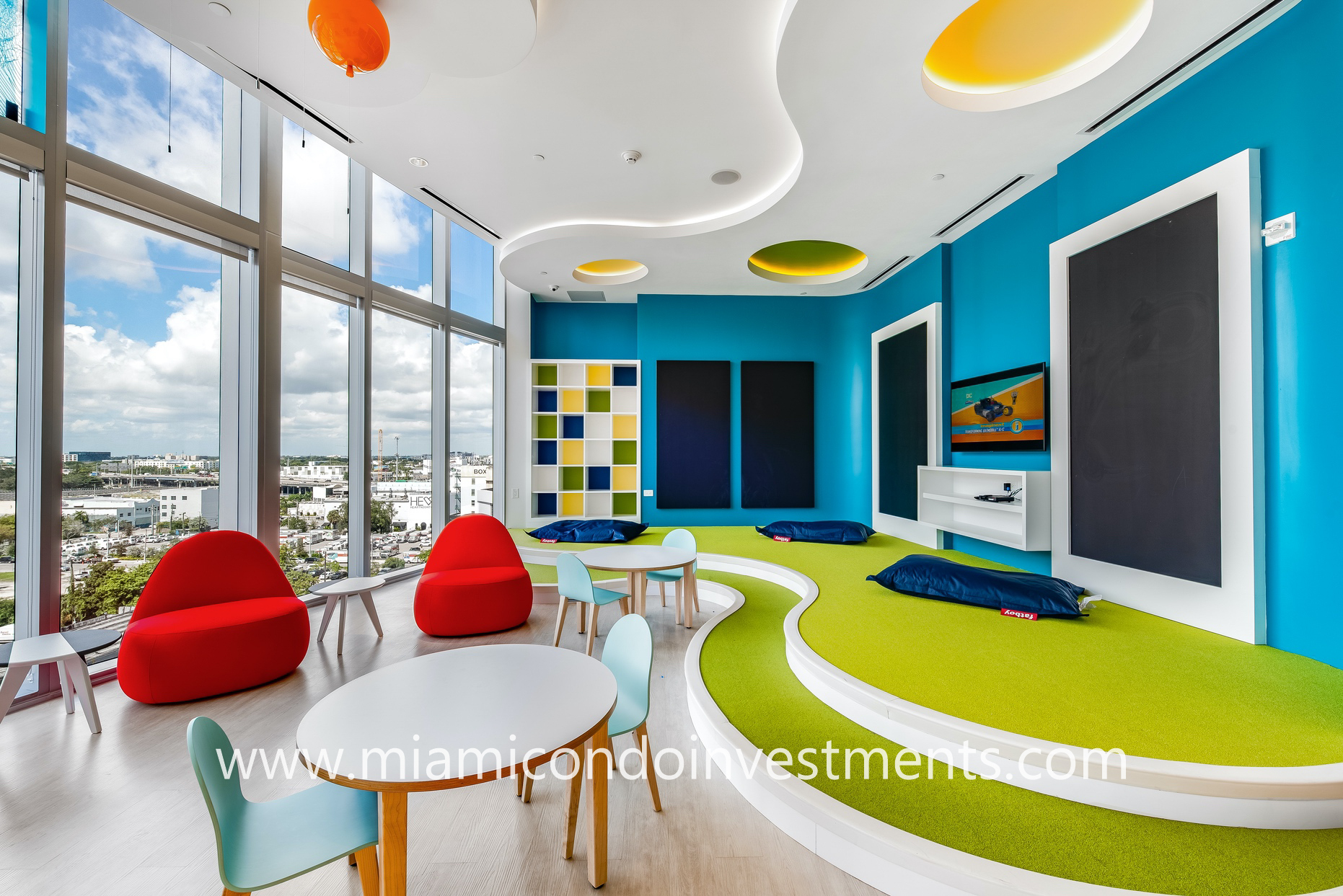 Paramount Miami Worldcenter children's playroom