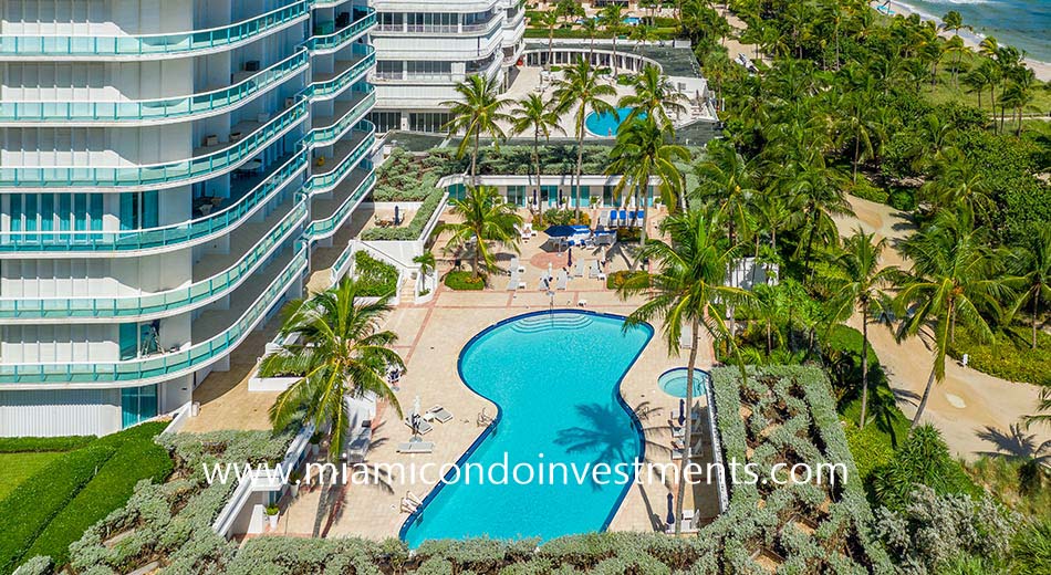 The Palace at Bal Harbour swimming pool