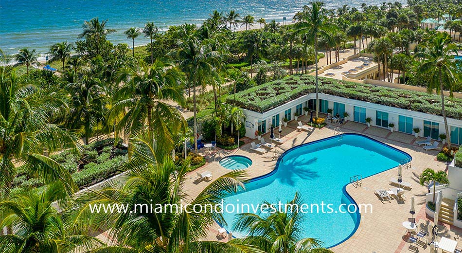 The Palace at Bal Harbour poolside cabanas