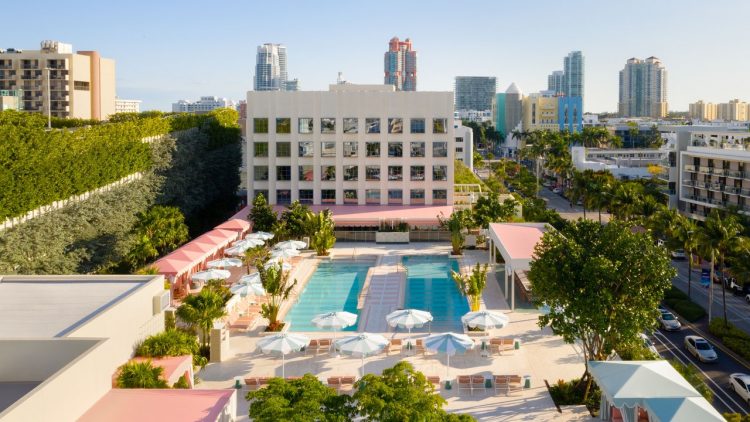 Goodtime Hotel Pool View