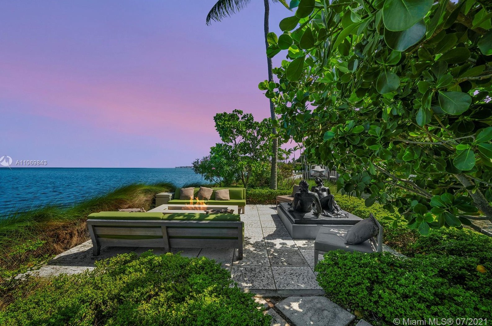 Waterfront Mansion with Firepit