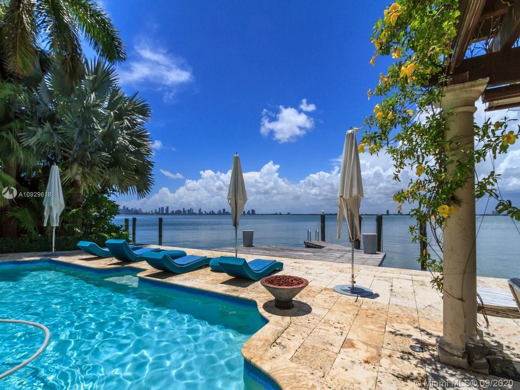 North Bay Road Waterfront Mansion