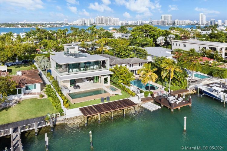 Hibiscus Island Waterfront Mansion