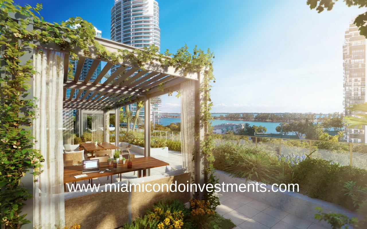 2200 Brickell Amenity Deck